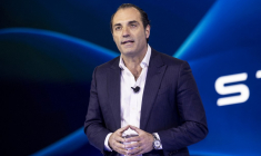 Antonio Filosa, à Los Angeles, en 2024 ( AFP / ETIENNE LAURENT )