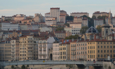 Lyon a décidé de durcir la fiscalité sur les résidences secondaires pour lutter contre la pénurie de logements (illustration). (Ben Kerckx / Pixabay)