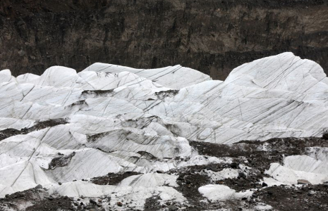 Des villages de montagne luttent pour leur avenir alors que la fonte des glaciers menace de provoquer des inondations