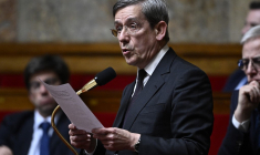 Charles de Courson, à l'Assemblée nationale, le 26 mars 2024 ( AFP / JULIEN DE ROSA )