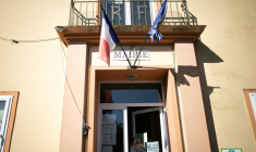 Dans les villes de moins de 3.500 habitants,  les secrétaires généraux de mairie (SGM) sont un maillon essentiel de la chaîne communale ( AFP / LOU BENOIST )