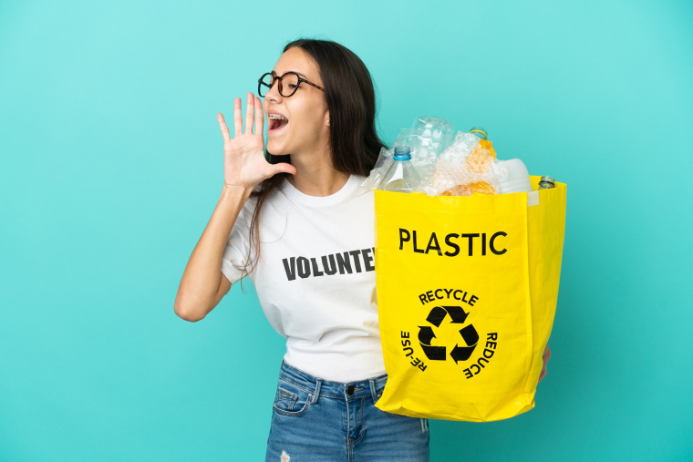 53,8% des français déclarent être totalement d'accord avec le recyclage des emballages ménagers. (crédit : Adobe Stock)