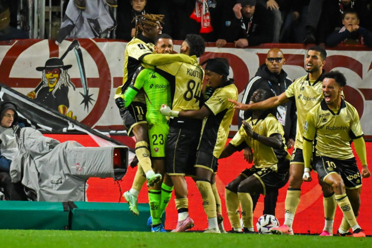 Si Diouf a arrêté le penalty de Lala, c'est aussi grâce à ses coéquipiers