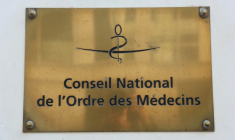Le gouvernement a demandé à l'Ordre des médecins de se pencher sur une éventuelle "dissolution" de l'Ordre parisien, épinglé pour sa gestion financière et l'exercice de son pouvoir disciplinaire dans un rapport de l'Inspection générale des finances ( AFP / Charlotte SIEMON )