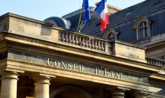 Le Conseil d'Etat a estimé jeudi qu'il n'y avait "plus lieu" de "statuer" sur les trois recours déposés par des syndicats et des députés qui contestaient un communiqué du Premier ministre mi-avril censé faciliter, selon eux, le travail salarié le 1er-Mai dans les boulangeries et chez les fleuristes ( AFP / BERTRAND GUAY )