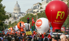 Manifestation à Paris le 2 octobre 2025 ( AFP / Thomas SAMSON )