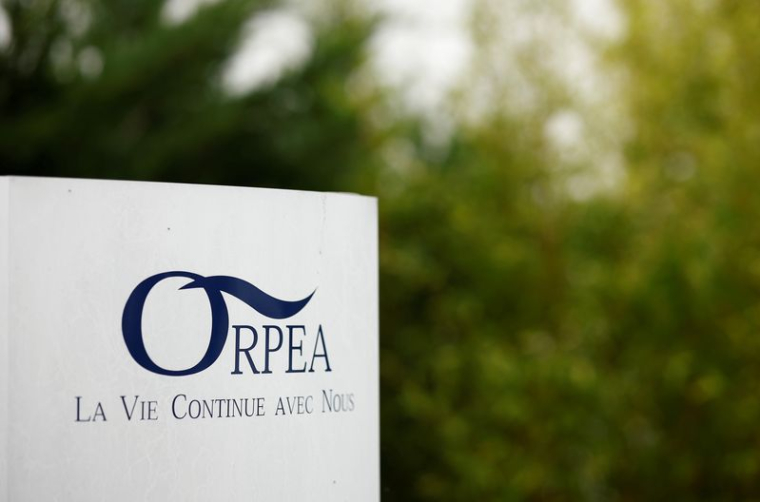 Une vue montre le logo de la société française de maisons de retraite Orpea (maintenant Emeis)