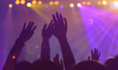 La tournée 2025 d'Indochine affiche déjà complet et les arnaques aux billets se multiplient. (illustration) (Mark Angelo Sampan / Pexels)