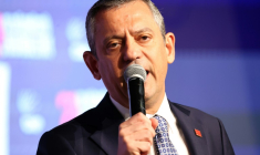 Özgur Özel, leader du principal parti d'opposition turc, le 6 avril 2025 à Ankara ( AFP / Adem ALTAN )
