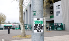 Les joueurs de Saint-Étienne apportent leur soutien aux groupes de supporters