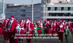 Espagne: course de pères Noël dans les rues de Barcelone