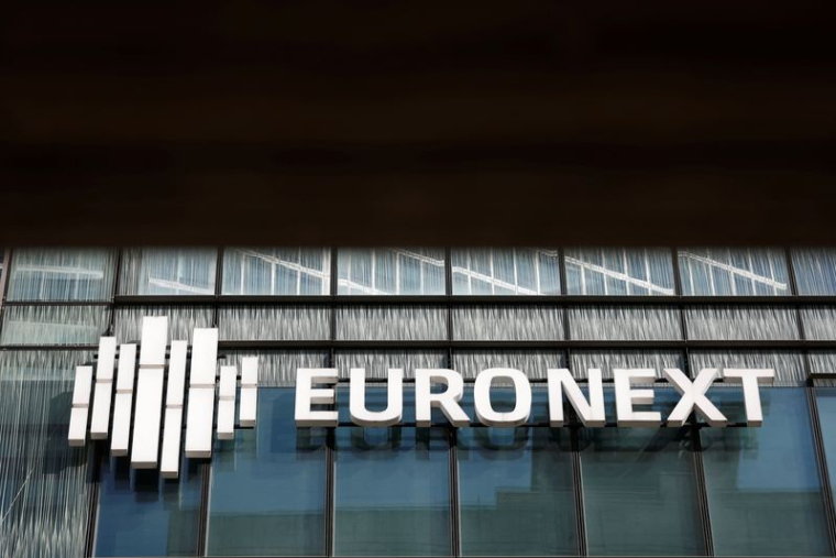 La bourse Euronext dans le quartier d'affaires de La Défense à Paris