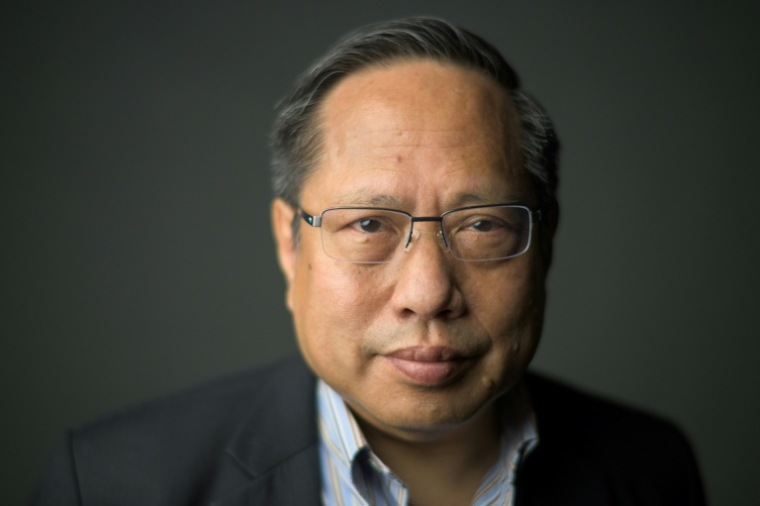 Le militant prodémocratie Albert Ho pose lors d'une séance photo, le 25 mars 2021 à Hong Kong ( AFP / Anthony WALLACE )