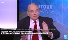 Nouvelle-Calédonie : "Le gouvernement a eu tort de maintenir le référendum en période de Covid"