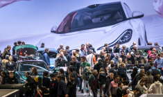 Stand of MG Motor, marque contrôlée par SAIC, au salon de l'auto de Genève, le 28 février 2024. ( AFP / Fabrice COFFRINI )