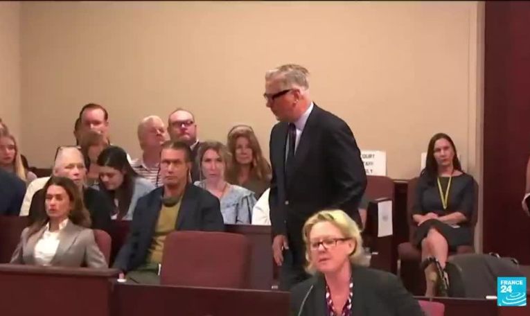 Le procès d'Alec Baldwin pour homicide involontaire annulé pour vice de procédure