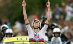 Le Slovène Tadej Pogacar à l'arrivée de la 6e étape du Tour de France, le 9 juillet 2026 à Gavarnie-Gèdre ( AFP / Loic VENANCE )