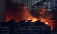 De la fumée s'élève au-dessus des banlieues sud de Beyrouth