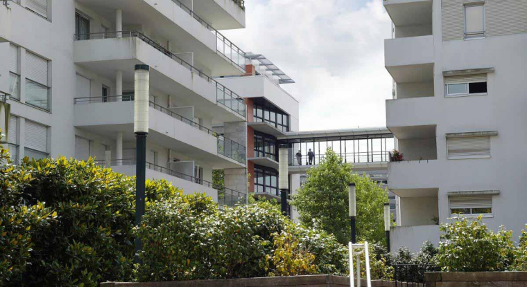 Les parties communes à jouissance privative ne sont pas obligatoirement intégrées dans le bail. (© Fotolia)