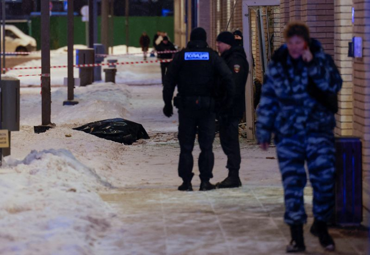 Scène d'une explosion, qui aurait tué deux officiers de l'armée, à Moscou