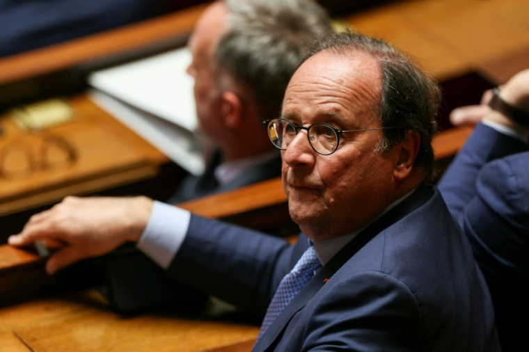 Le député François Hollande assiste à une session de questions au gouvernement à l'Assemblée nationale à Paris, le 3 juin 2025 ( AFP / Thomas SAMSON )