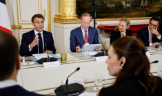 Emmanuel Macron s'exprime au 5e sommet de l'appel de Christchurch à l'Élysée à Paris, le 10 novembre 2023, en marge du Forum de Paris sur la paix.  ( POOL / LUDOVIC MARIN )