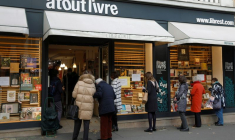MACRON ADAPTE LE CONFINEMENT POUR "MAÎTRISER L'ÉPIDÉMIE DANS LA DURÉE"