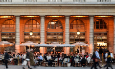 La terrasse d'un restaurant à Paris, le 6 octobre 2023. ( AFP / MIGUEL MEDINA )