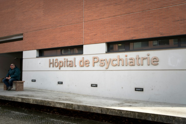 Davantage de pensées suicidaires chez les adultes, surtout les jeunes, plus de difficultés émotionnelles chez les enfants et adolescents: une nouvelle étude documente mercredi la dégradation de la santé mentale post-Covid, insistant sur le poids des discriminations ou des réseaux sociaux ( AFP / MATTHIEU RONDEL )