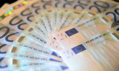 ( AFP / DENIS CHARLET )