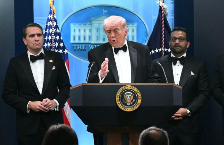 Le président américain Donald Trump lors d'un point presse après qu'un homme armé a tenté de forcer l'entrée du dîner des correspondants de la Maison Blanche auquel il assistait, le 25 avril 2026 à Washington  ( AFP / Mandel NGAN )