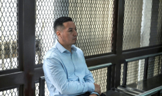 Edy Vásquez, ex-chef local de la police, est détenu dans une cellule du Palais de justice de Guatemala City, le 21 octobre 2026, lors du procès de sept anciens policiers accusés de l'exécution extrajudiciaire d'un couple homosexuel ( AFP / Johan ORDONEZ )