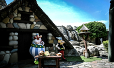 Une mise en scène du parc Astérix le 2 juin 2021, à Plailly, dans l'Oise ( AFP / STEPHANE DE SAKUTIN )