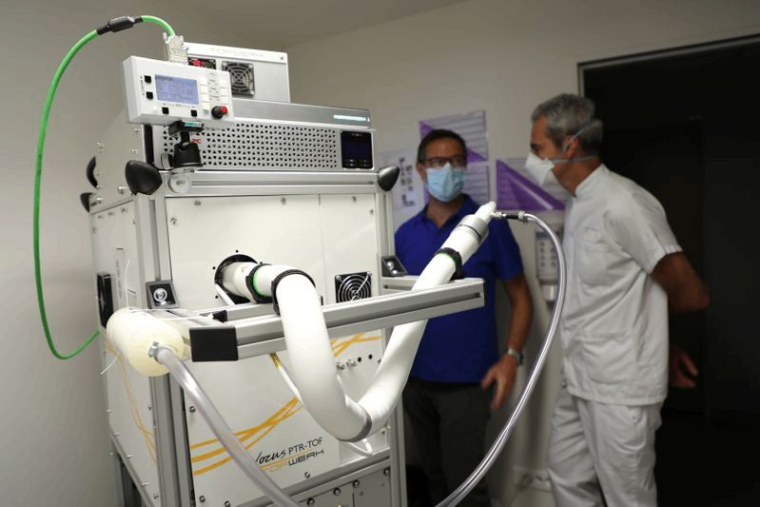 CORONAVIRUS: DIX MORTS ET PLUS DE 1.000 NOUVEAUX CAS EN 24 HEURES EN FRANCE