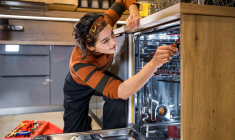 À partir de 2025, l’indice de durabilité va remplacer l’indice de réparabilité pour certains appareils électroménagers. ( crédit photo : Getty Images )