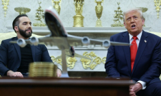 Le président salvadorien Nayib Bukele et le président américain Donald Trump dans le bureau ovale de la Maison blanche le 14 avril 2025 ( GETTY IMAGES NORTH AMERICA / WIN MCNAMEE )
