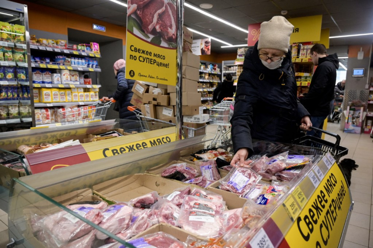 Un supermarché à Moscou, en Russie. ( AFP / NATALIA KOLESNIKOVA )