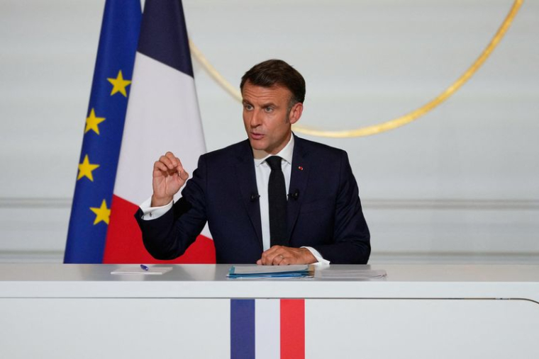 Le président français Emmanuel Macron tient une conférence de presse au Palais de l'Élysée, à Paris