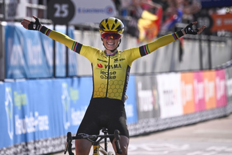 La Française Pauline Ferrand-Prévot, victorieuse de Paris-Roubaix, le 12 avril 2025 ( AFP / JULIEN DE ROSA )
