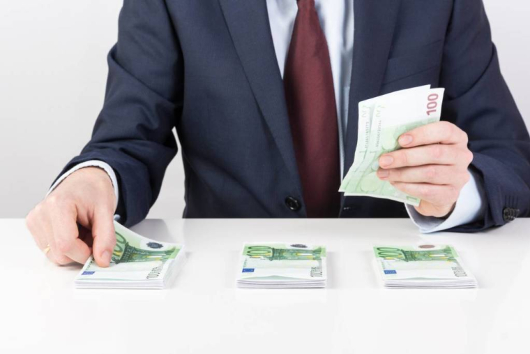 Prêt et assurance-vie : qu'est-ce que l'avance ? Comment faire ? / iStock.com - ajcabeza