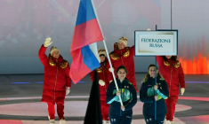 La délégation russe défile lors de la cérémonie d'ouverture des Jeux paralympiques de Milan Cortina, le 6 mars 2026 à Vérone (Italie) ( AFP / Stefano RELLANDINI )