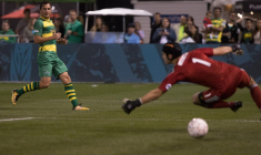 Cinq buts inscrits hors de la surface dans le même match aux États-Unis