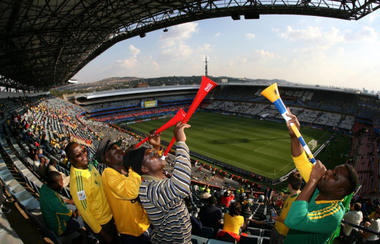 Des vuvuzelas distribués à des professeurs pour prévenir les incendies