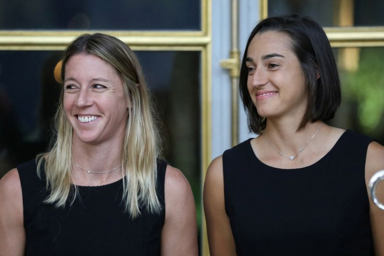 Pauline Parmentier et Caroline Garcia, lors d'une réception au Palais de l'Élysée