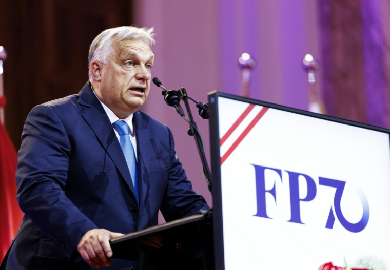 L'ancien Premier ministre hongrois et dirigeant du Fidesz, Viktor Orban, prononce un discours à Vienne, en Autriche, le 20 juin 2026 ( APA / TOBIAS STEINMAURER )