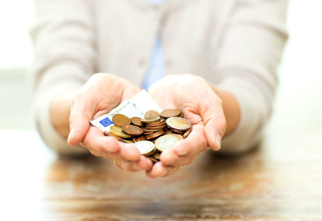 Une incidence des taux bas de la BCE concerne la taxation des liquidités de leurs clients par les banques ( Crédits : 123RF)