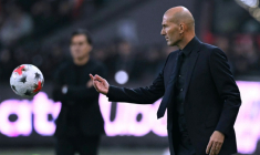 Le sélectionneur des Bleus Zinédine Zidane lors du match de Ligue des nations en Turquie, le 25 septembre 2026 à Izmit ( AFP / OZAN KOSE )