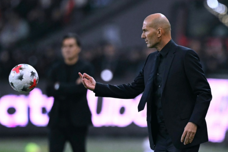 Le sélectionneur des Bleus Zinédine Zidane lors du match de Ligue des nations en Turquie, le 25 septembre 2026 à Izmit ( AFP / OZAN KOSE )