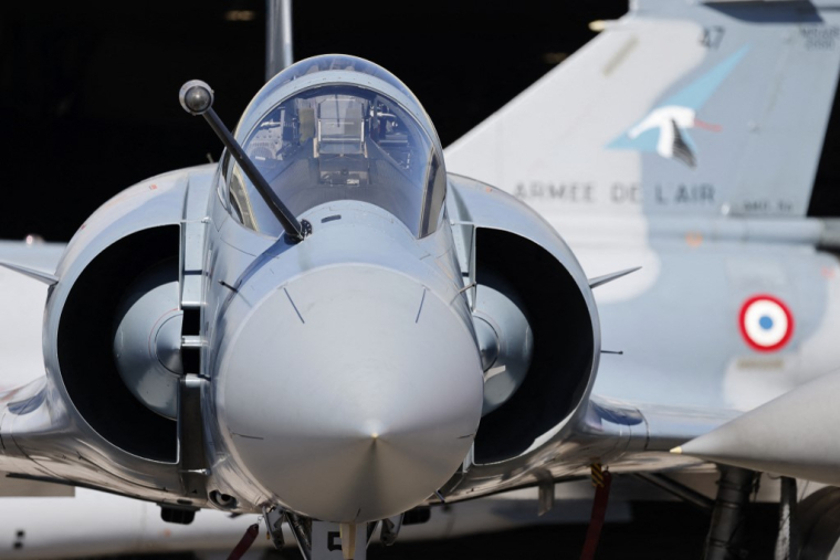 Ce placement permettra de devenir "indirectement actionnaire des entreprises du secteur de la défense" (illustration) ( POOL / LUDOVIC MARIN )