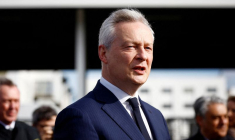 Le ministre français de l'Économie, Bruno Le Maire, lors d'une visite à l'usine Renault de Sandouville